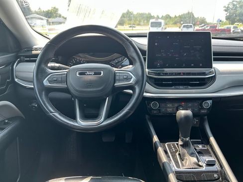 Used 2022 Jeep Compass Limited AWD/4WD image 13