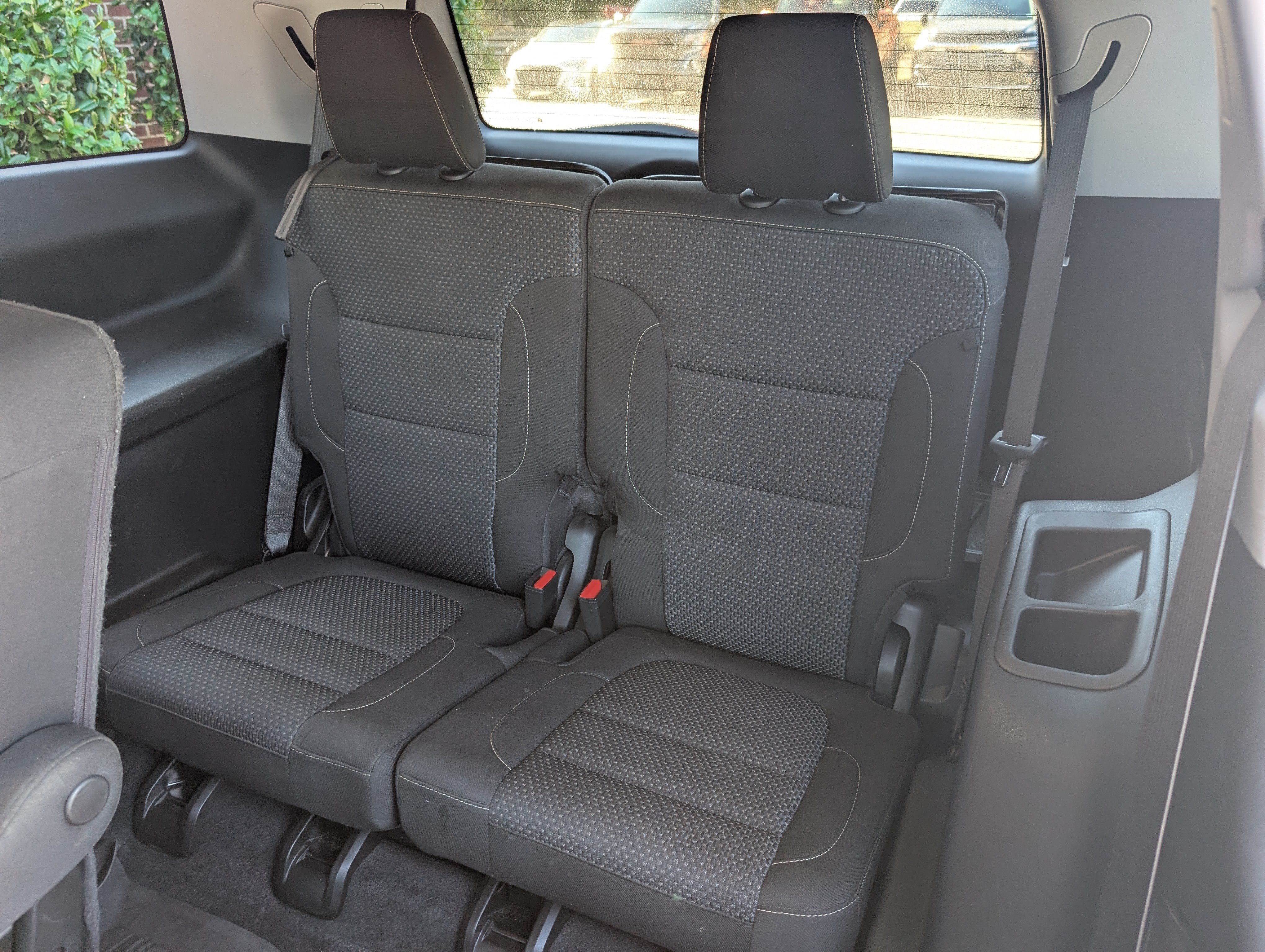 Used 2022 GMC Acadia SLE w/ Driver Convenience Package FWD image 18