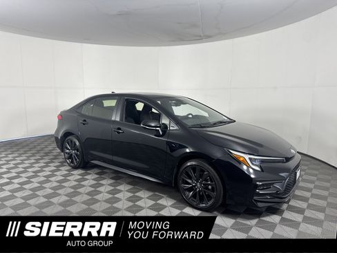 Used 2025 Toyota Corolla SE w/ Convenience Package FWD image 1