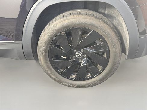Used 2025 Volkswagen Atlas SE FWD image 11
