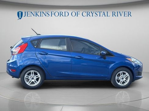 Used 2018 Ford Fiesta SE FWD image 2