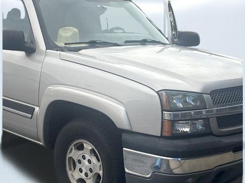 Used 2005 Chevrolet Avalanche LS w/ Sun And Sound Package RWD image 15