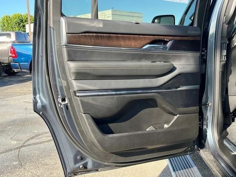 New 2024 Jeep Grand Wagoneer Series I w/ Flexible Seating Group AWD/4WD image 9