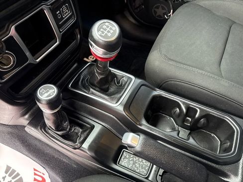 Used 2019 Jeep Wrangler Sport AWD/4WD image 20