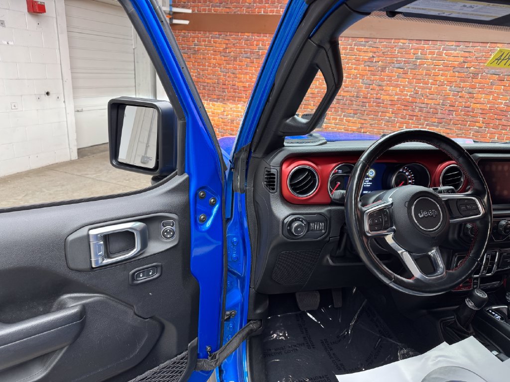 Used 2022 Jeep Wrangler Unlimited Rubicon w/ Dual Top Group AWD/4WD image 9