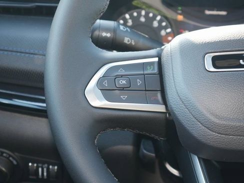 New 2026 Jeep Compass Latitude image 13