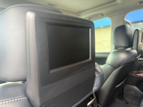 Used 2014 Lexus LX 570 4WD w/ Luxury Package image 25