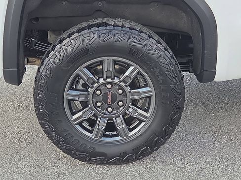 Used 2024 GMC Sierra 1500 AT4X AWD/4WD image 7