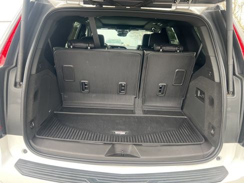 Used 2022 Cadillac Escalade Premium Luxury image 15