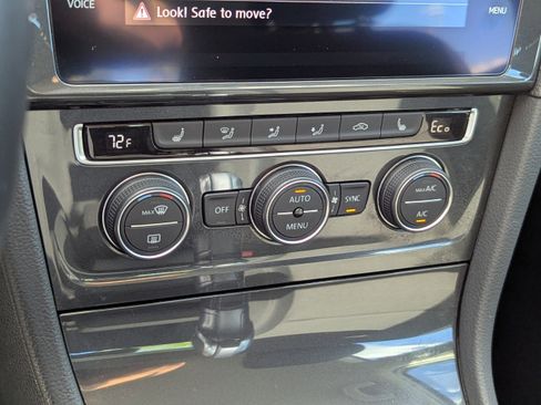 Used 2019 Volkswagen e-Golf SE w/ Driver Assistance Package image 20