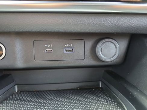 Used 2023 Nissan Rogue S image 6