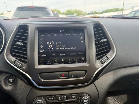 Used 2022 Jeep Cherokee Trailhawk w/ Sun, Sound & Nav Group AWD/4WD image 13