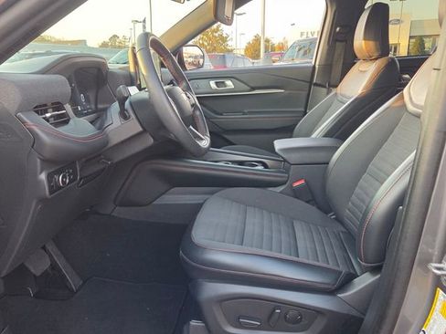 Used 2025 Ford Explorer ST-Line image 12
