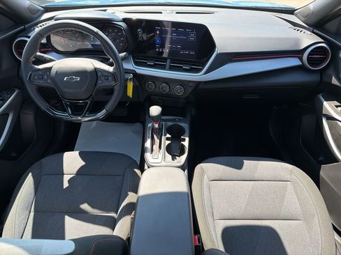 Used 2024 Chevrolet Trax RS w/ Sunroof Package image 19