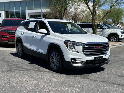 Used 2024 GMC Terrain SLT AWD/4WD image 6