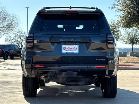 New 2026 Toyota 4Runner Platinum image 8