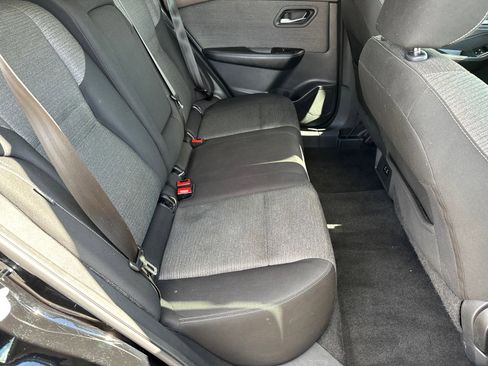 Used 2022 Nissan Rogue SV image 15