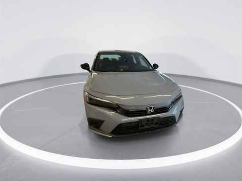 Used 2024 Honda Civic Sport image 2