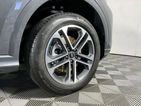 Used 2025 Audi Q5 Premium w/ 19" Wheel Package AWD/4WD image 11