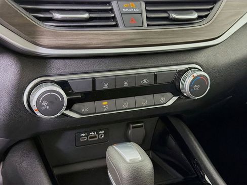 Used 2024 Nissan Altima 2.5 SV image 18