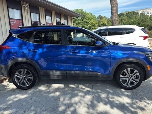 Used 2021 Kia Seltos S FWD image 4