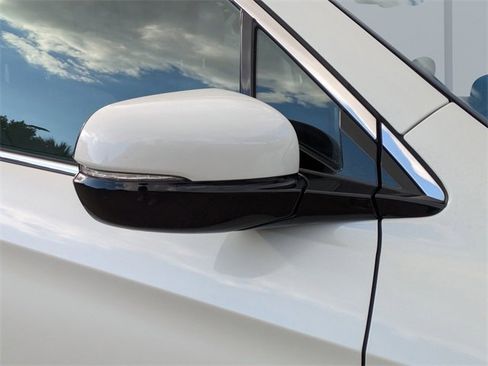 Used 2017 Honda Pilot Elite image 12