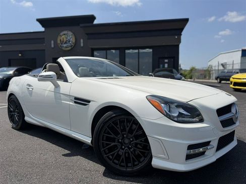 Used 2015 Mercedes-Benz SLK 350 image 1