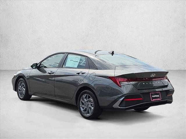 New 2026 Hyundai Elantra Hybrid FWD image 9