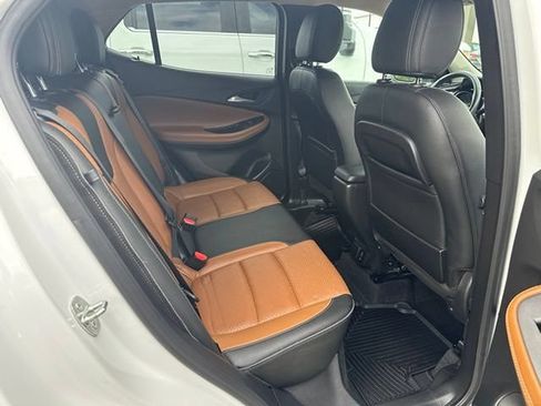 Used 2021 Buick Encore GX Essence w/ Advanced Technology Package FWD image 8