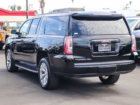 Used 2018 GMC Yukon XL SLT w/ Open Road Package AWD/4WD image 6