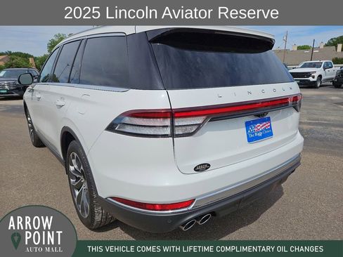 Used 2025 Lincoln Aviator Reserve w/ Luxury Package AWD/4WD image 9