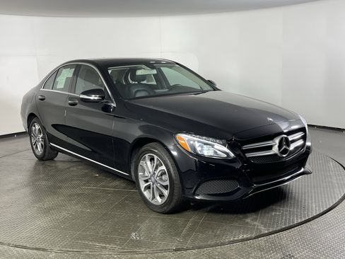 Used 2015 Mercedes-Benz C 300 4MATIC Sedan image 3