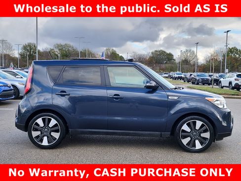 Used 2016 Kia Soul ! w/ Premium Package image 2