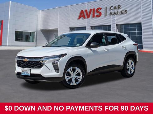 Used 2025 Chevrolet Trax LS FWD image 1