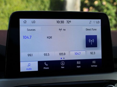 Used 2022 Ford Escape SE w/ SE Sport Appearance Package image 26