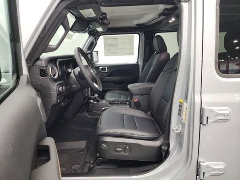 New 2024 Jeep Wrangler Unlimited Sahara image 13