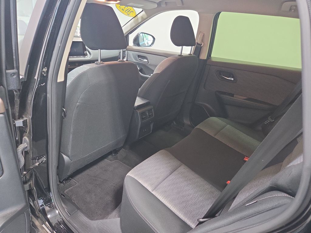 Used 2023 Nissan Rogue SV AWD/4WD image 25