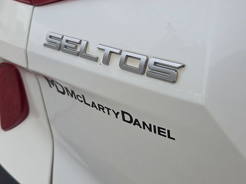 Used 2022 Kia Seltos EX AWD/4WD image 8