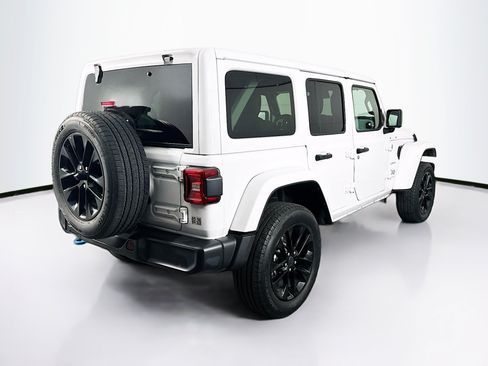 Used 2024 Jeep Wrangler Unlimited Sahara AWD/4WD image 9