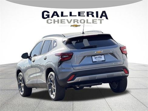 New 2026 Chevrolet Trax LT w/ LT Convenience Package image 5