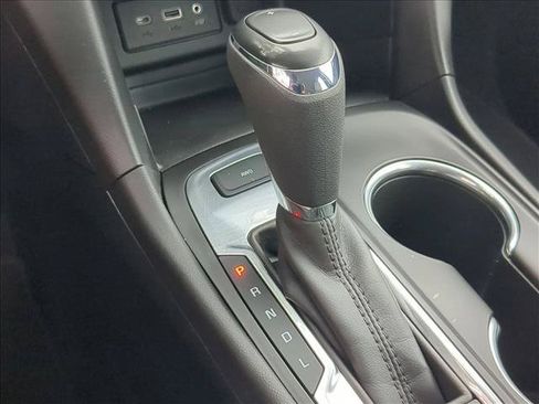 Used 2019 Chevrolet Equinox LS AWD/4WD image 12