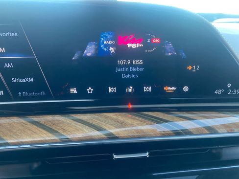 Certified 2021 Cadillac Escalade ESV Premium Luxury Platinum image 30