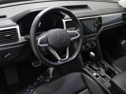 Certified 2023 Volkswagen Atlas SEL R-Line AWD/4WD image 6