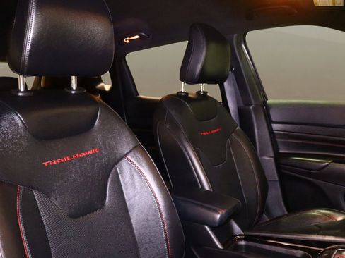 Used 2023 Jeep Compass Trailhawk w/ Trailhawk Elite Group image 19