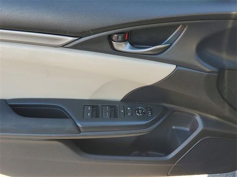 Used 2017 Honda Civic Sport image 13