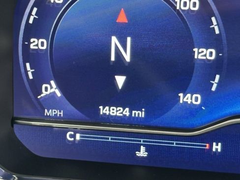 Used 2024 Chevrolet Silverado 2500 LTZ w/ LTZ Convenience Package image 18