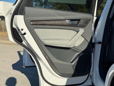 Used 2020 Audi Q5 2.0T Premium w/ Convenience Package image 25