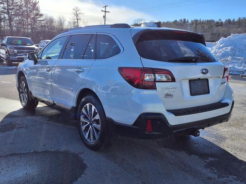Used 2018 Subaru Outback 2.5i Touring image 5