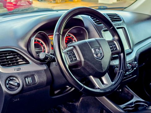 Used 2020 Dodge Journey Crossroad image 4