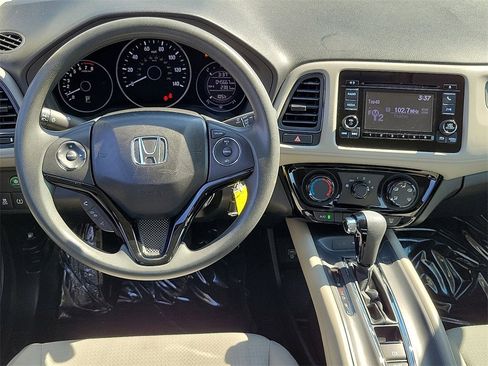 Used 2019 Honda HR-V LX image 3